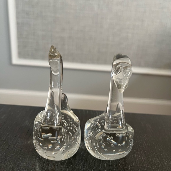 Art Glass 4" Swans Set Of 2 Hand Blown With Controlled Bubbles Clear Figurines - Picture 4 of 4